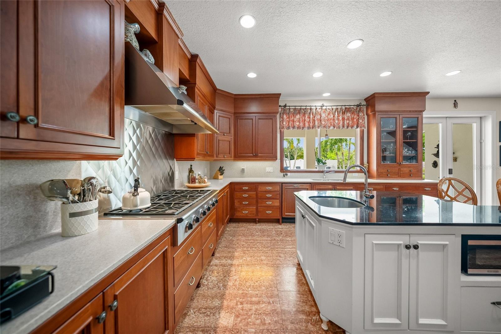 9214 18th, Bradenton, FL 34209