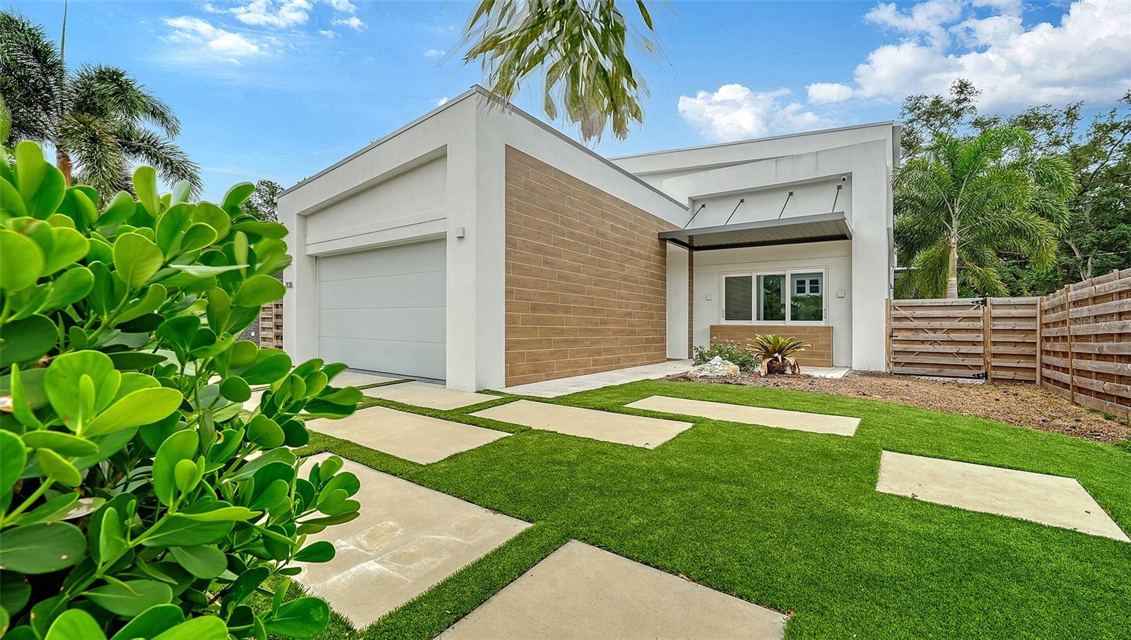 2138 Hawthorne, Sarasota, FL 34239