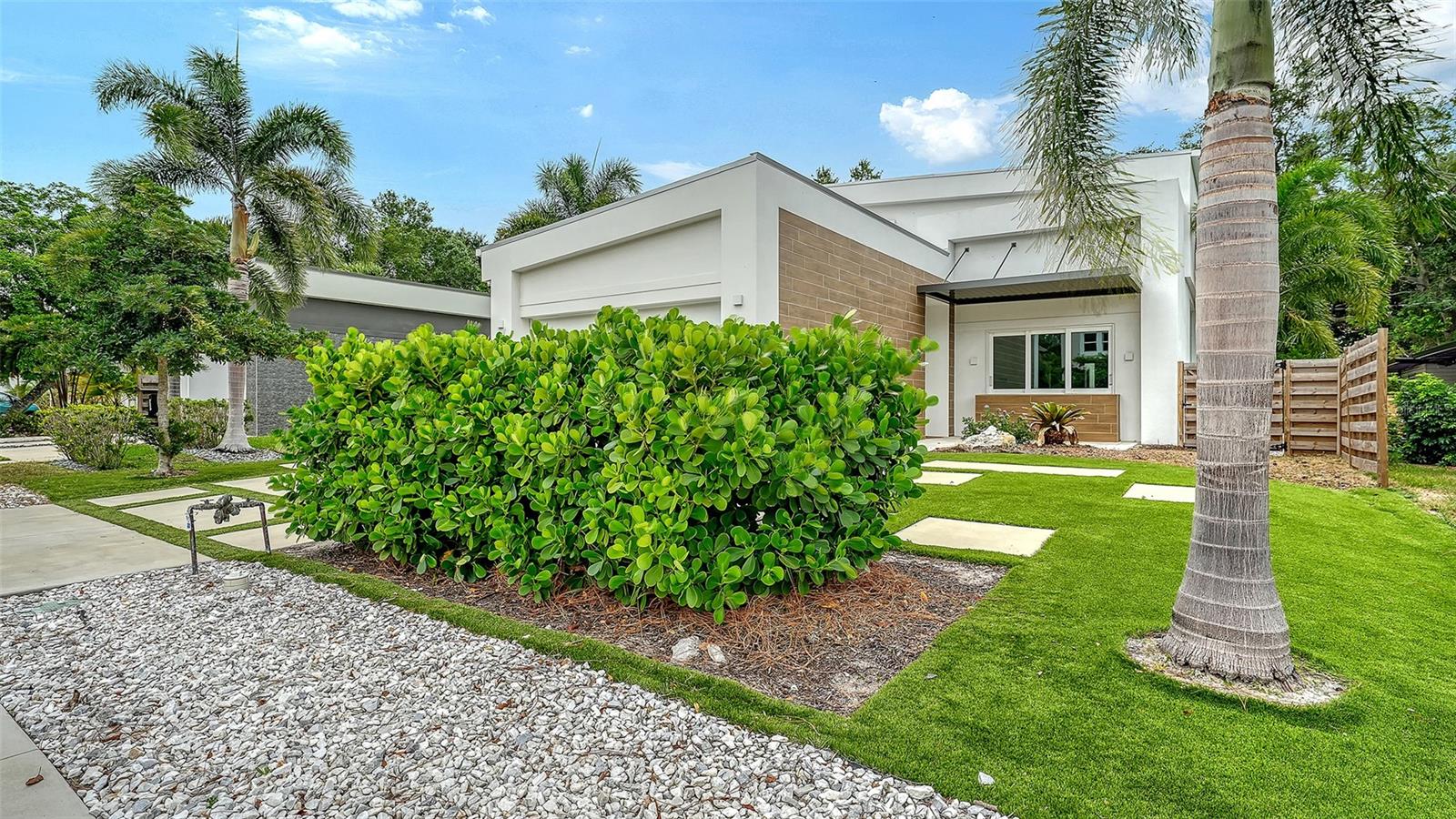 2138 Hawthorne, Sarasota, FL 34239