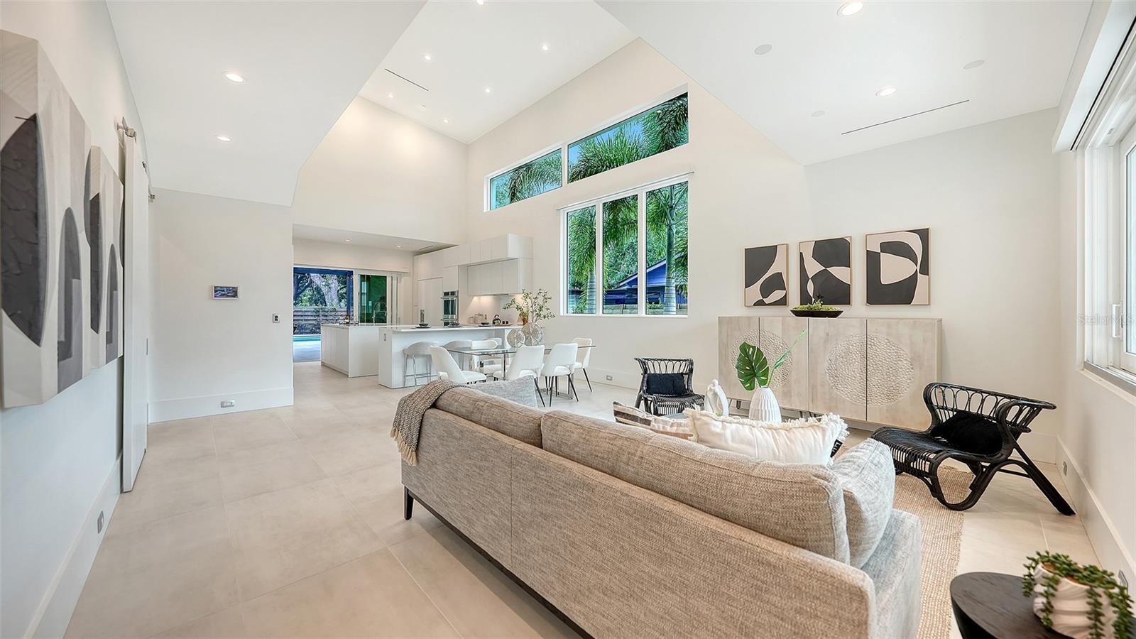 2138 Hawthorne, Sarasota, FL 34239