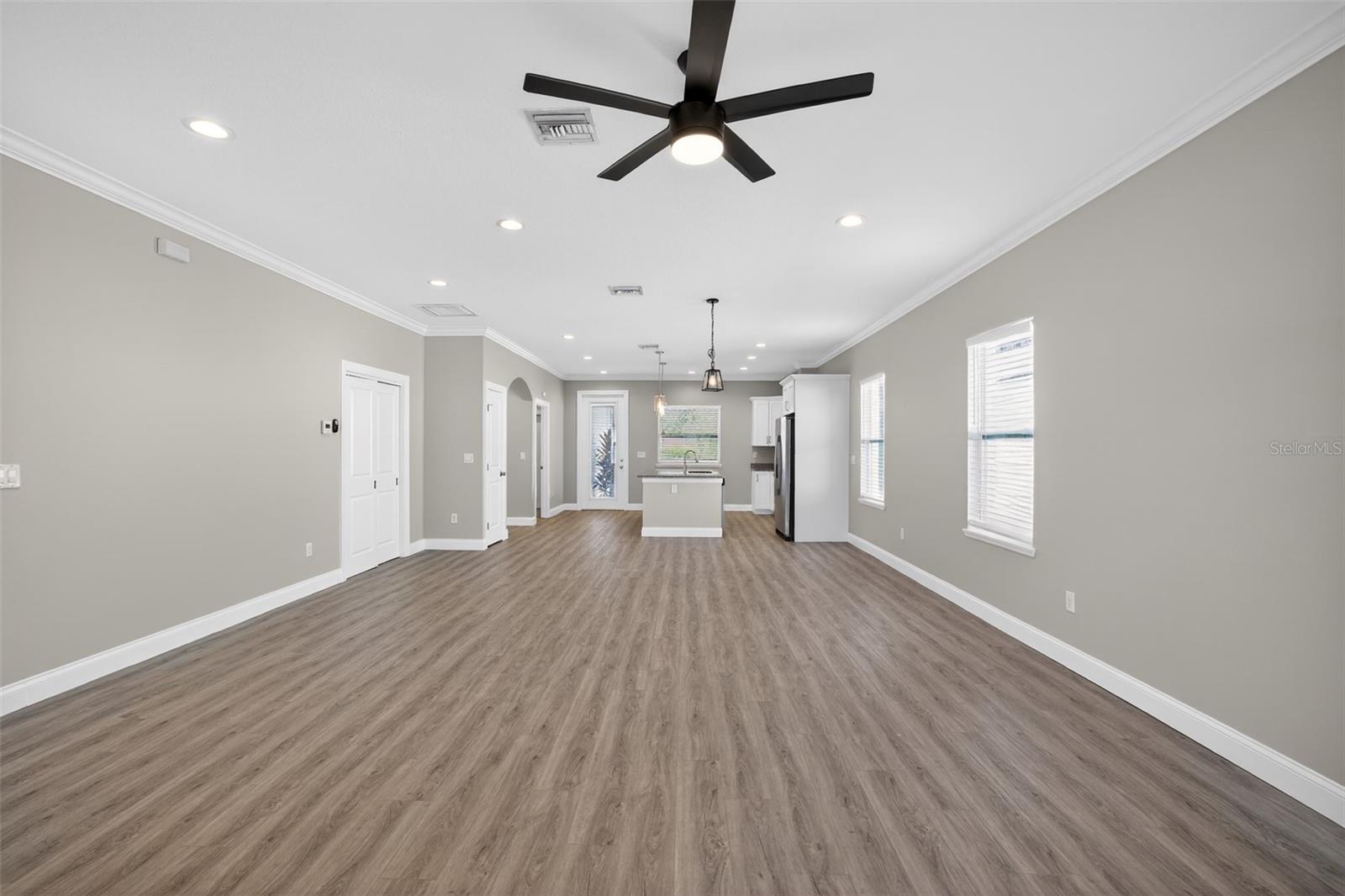 7977 49th, St Petersburg, FL 33709