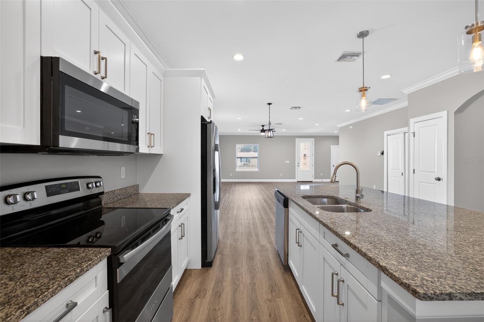 7977 49th, St Petersburg, FL 33709
