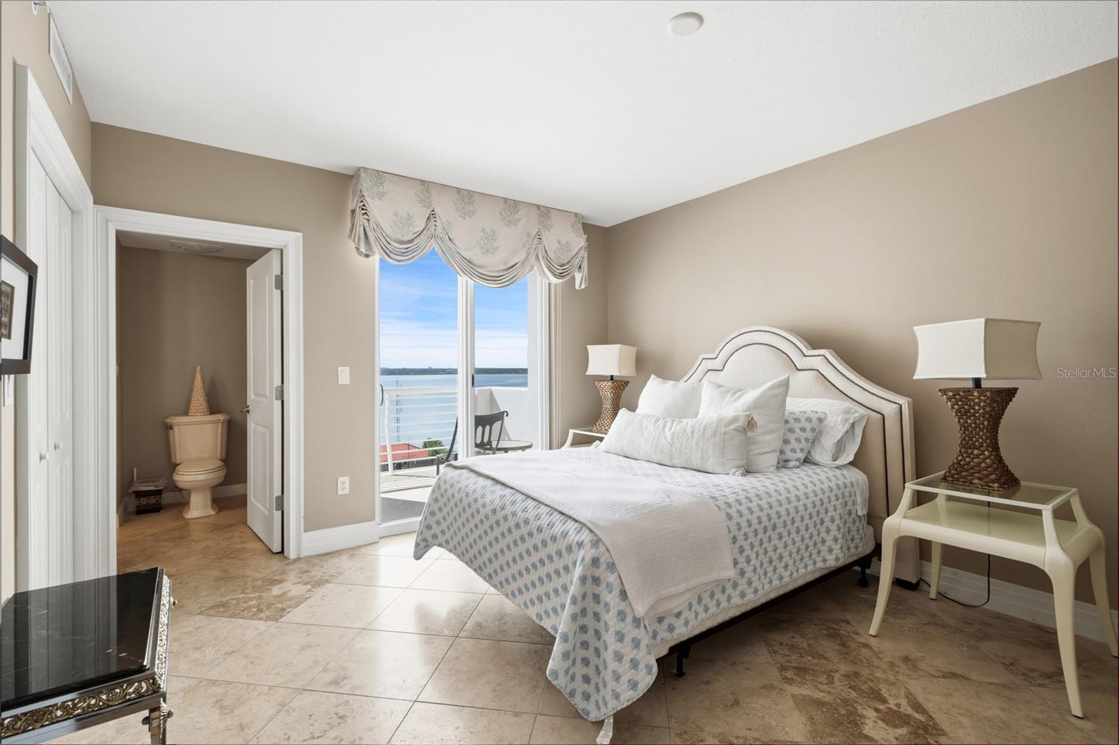 1350 Gulf Unit 901, Clearwater Beach, FL 33767