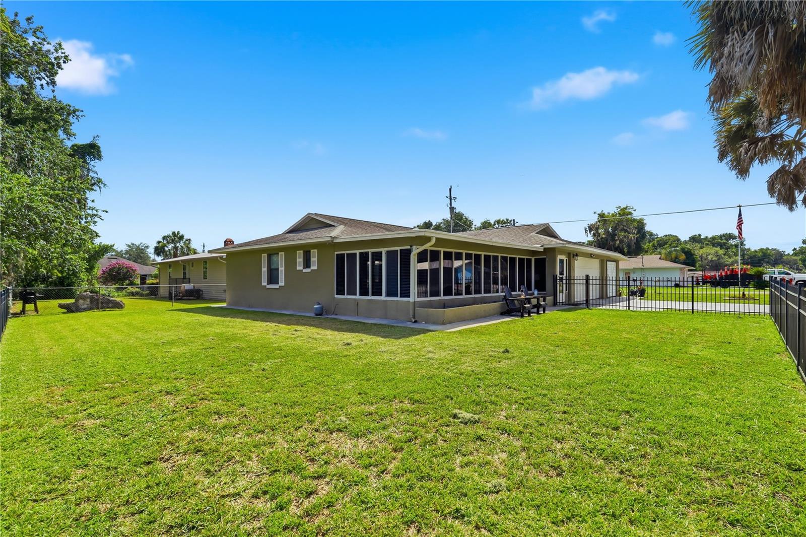 1381 Cr 446a, Lake Panasoffkee, FL 33538