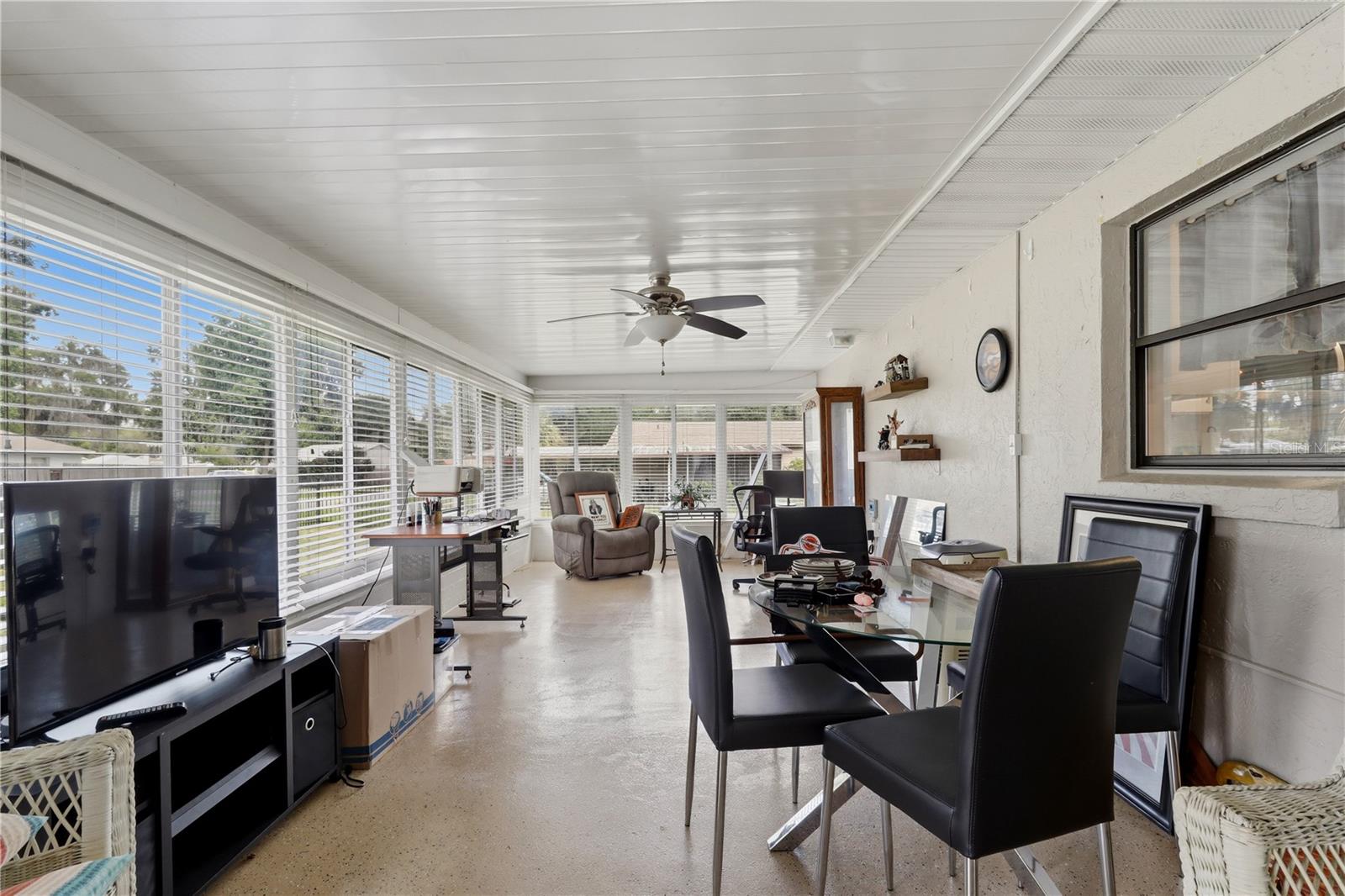 1381 Cr 446a, Lake Panasoffkee, FL 33538