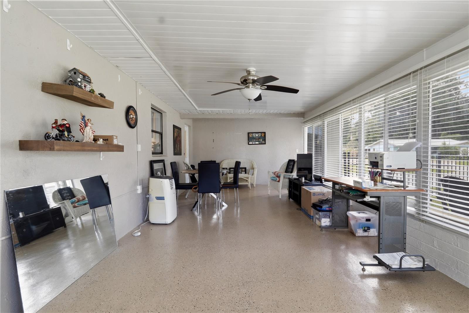1381 Cr 446a, Lake Panasoffkee, FL 33538