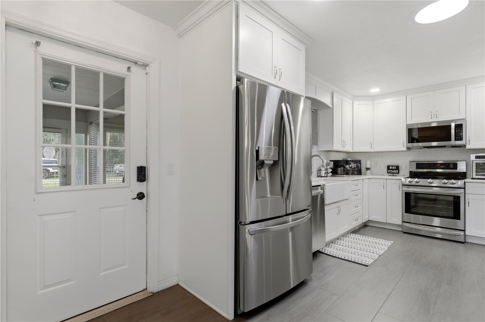 1381 Cr 446a, Lake Panasoffkee, FL 33538