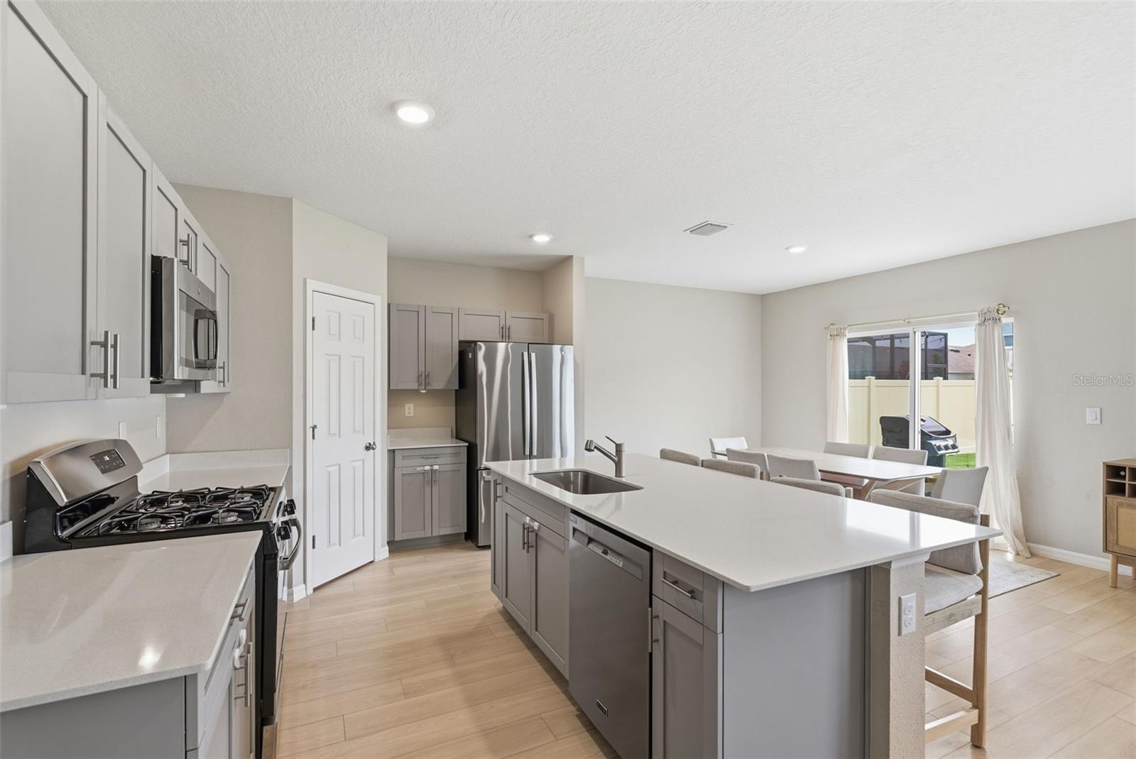 12950 Pasture Woods, Lithia, FL 33547