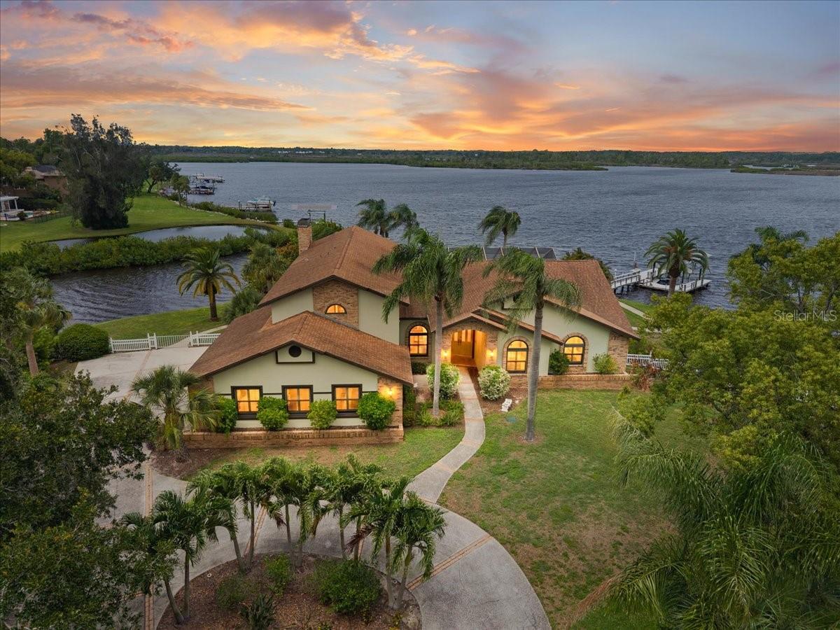 1589 Mary, Tarpon Springs, FL 34689