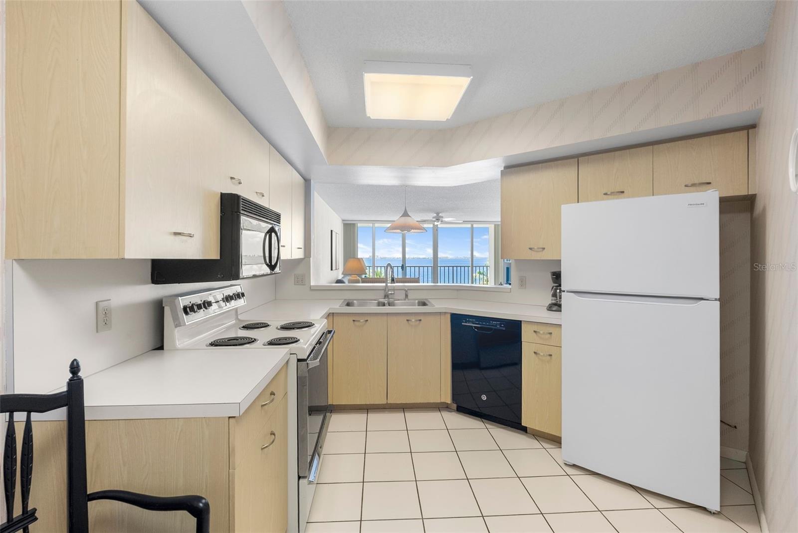 5155 Isla Key Unit 304, St Petersburg, FL 33715