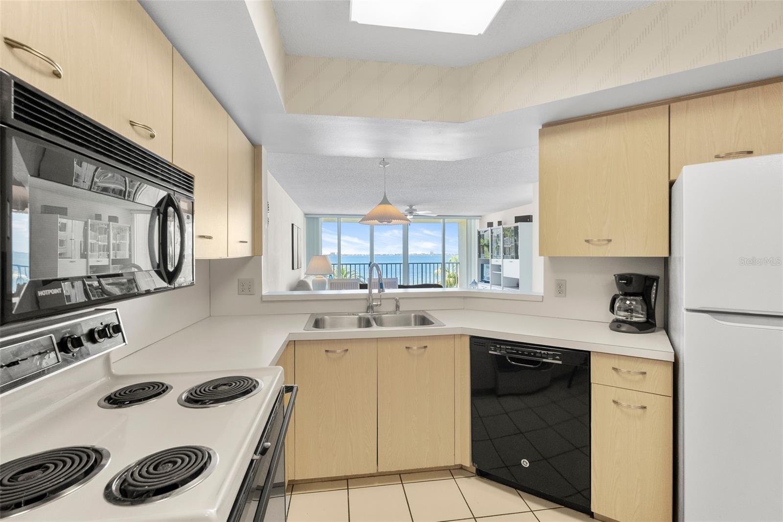 5155 Isla Key Unit 304, St Petersburg, FL 33715