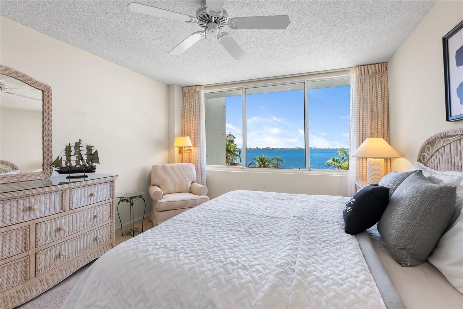 5155 Isla Key Unit 304, St Petersburg, FL 33715