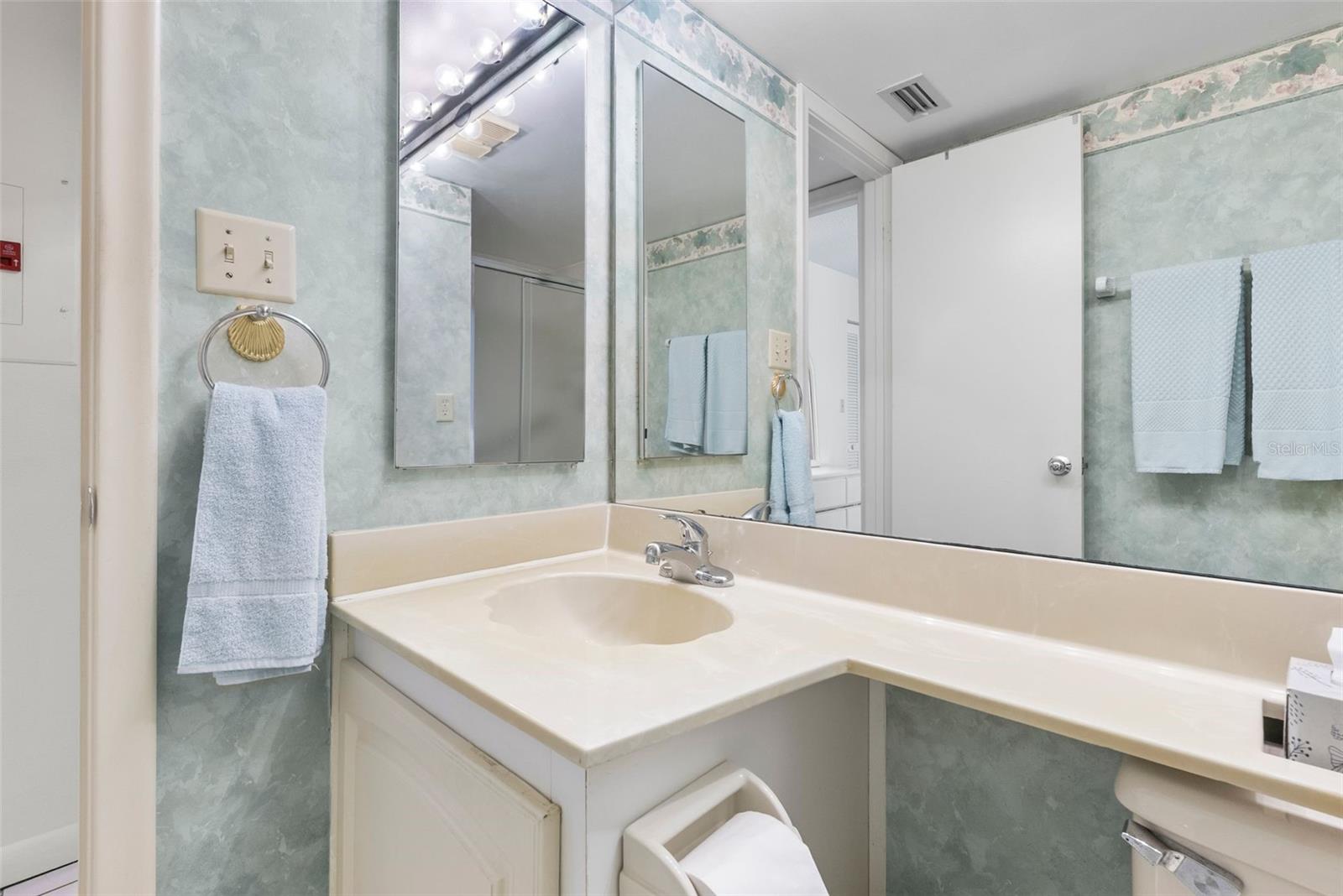 5155 Isla Key Unit 304, St Petersburg, FL 33715