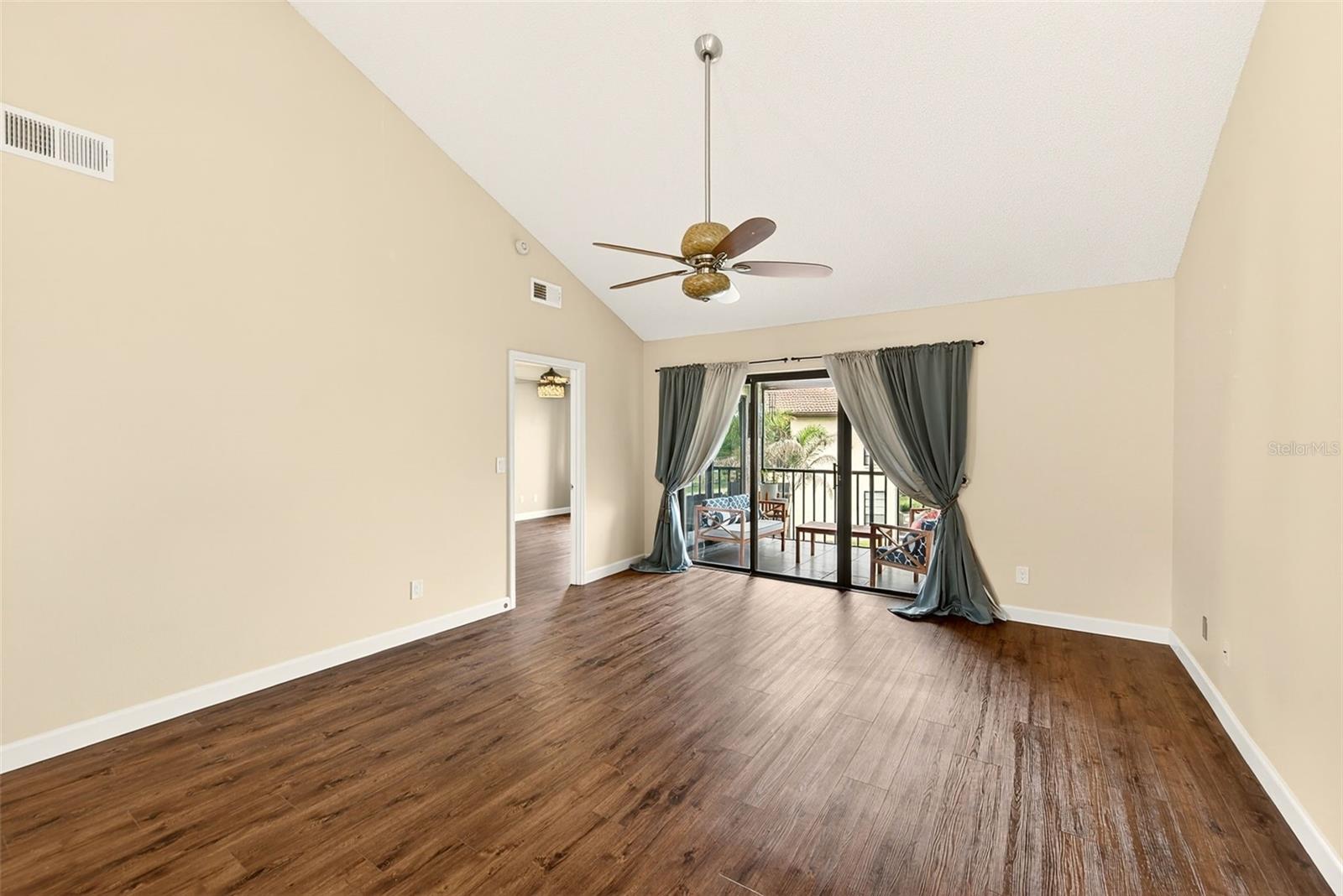 1801 Lake Unit 10f, Palm Harbor, FL 34685