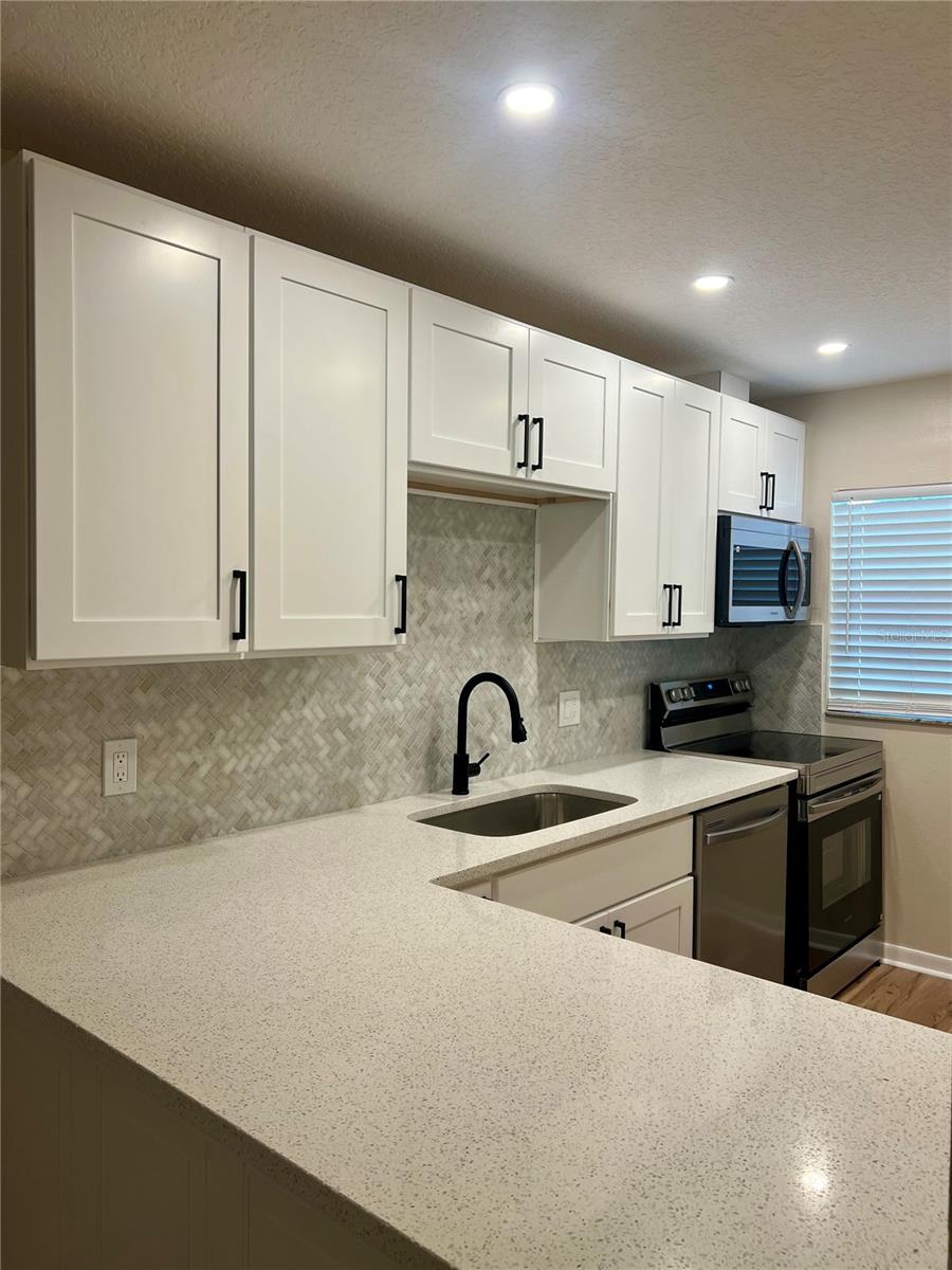 3819 Oak Unit I42, Tampa, FL 33611