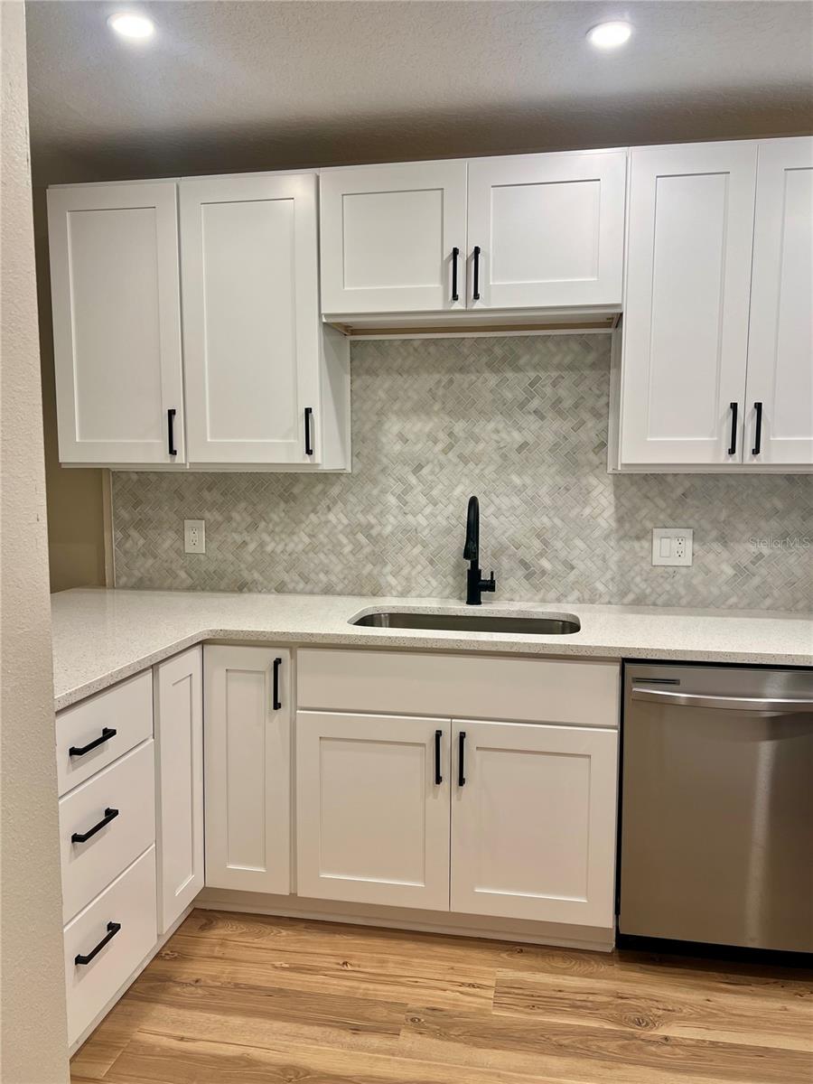 3819 Oak Unit I42, Tampa, FL 33611