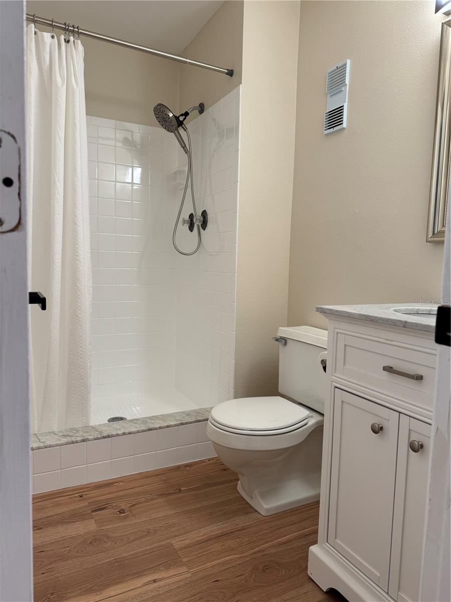 3819 Oak Unit I42, Tampa, FL 33611