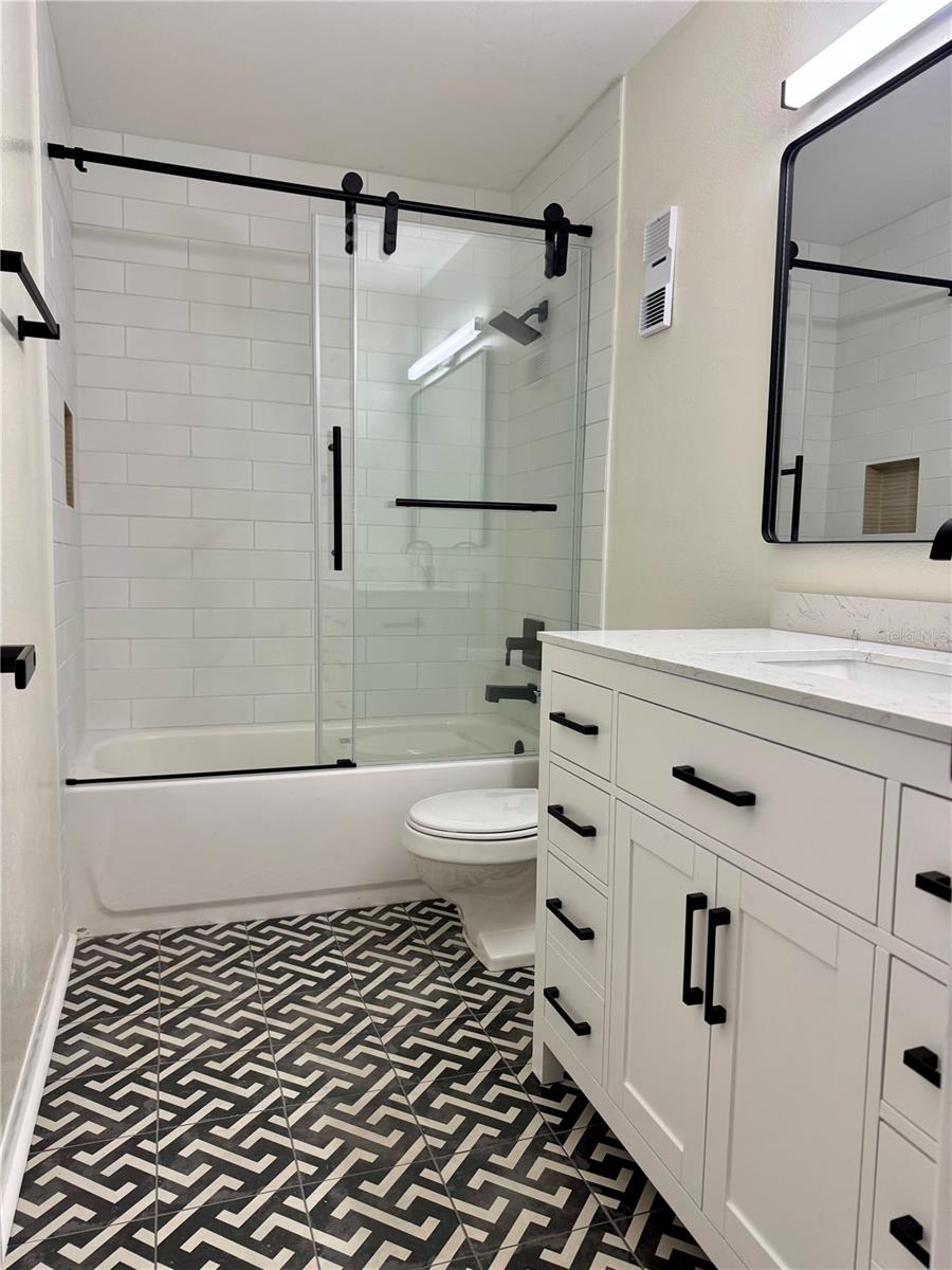 3819 Oak Unit I42, Tampa, FL 33611