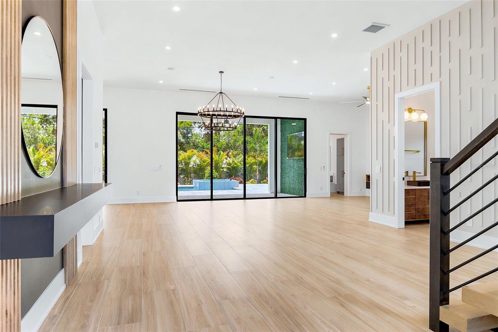 1870 Jasmine, Sarasota, FL 34239