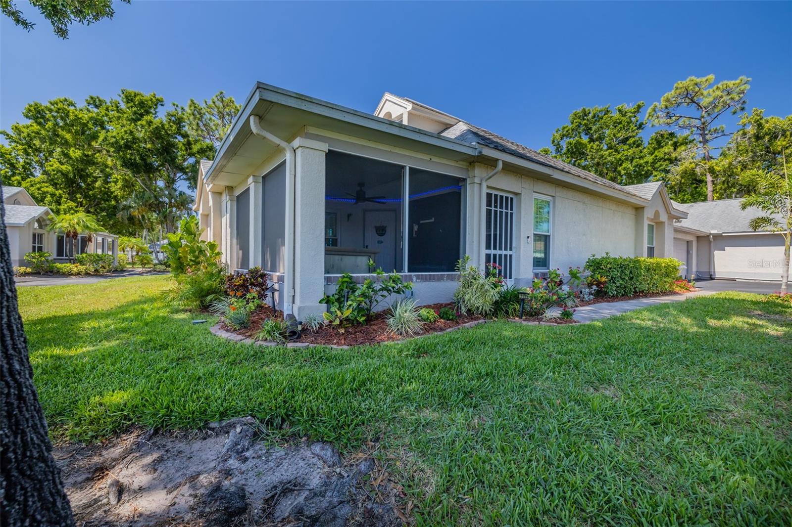 911 Golfview Woods, Sun City Center, FL 33573