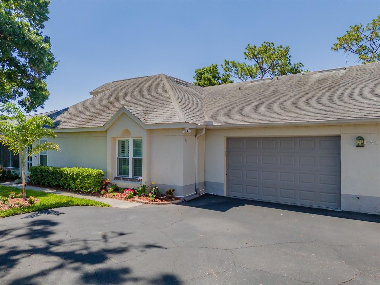 911 Golfview Woods, Sun City Center, FL 33573