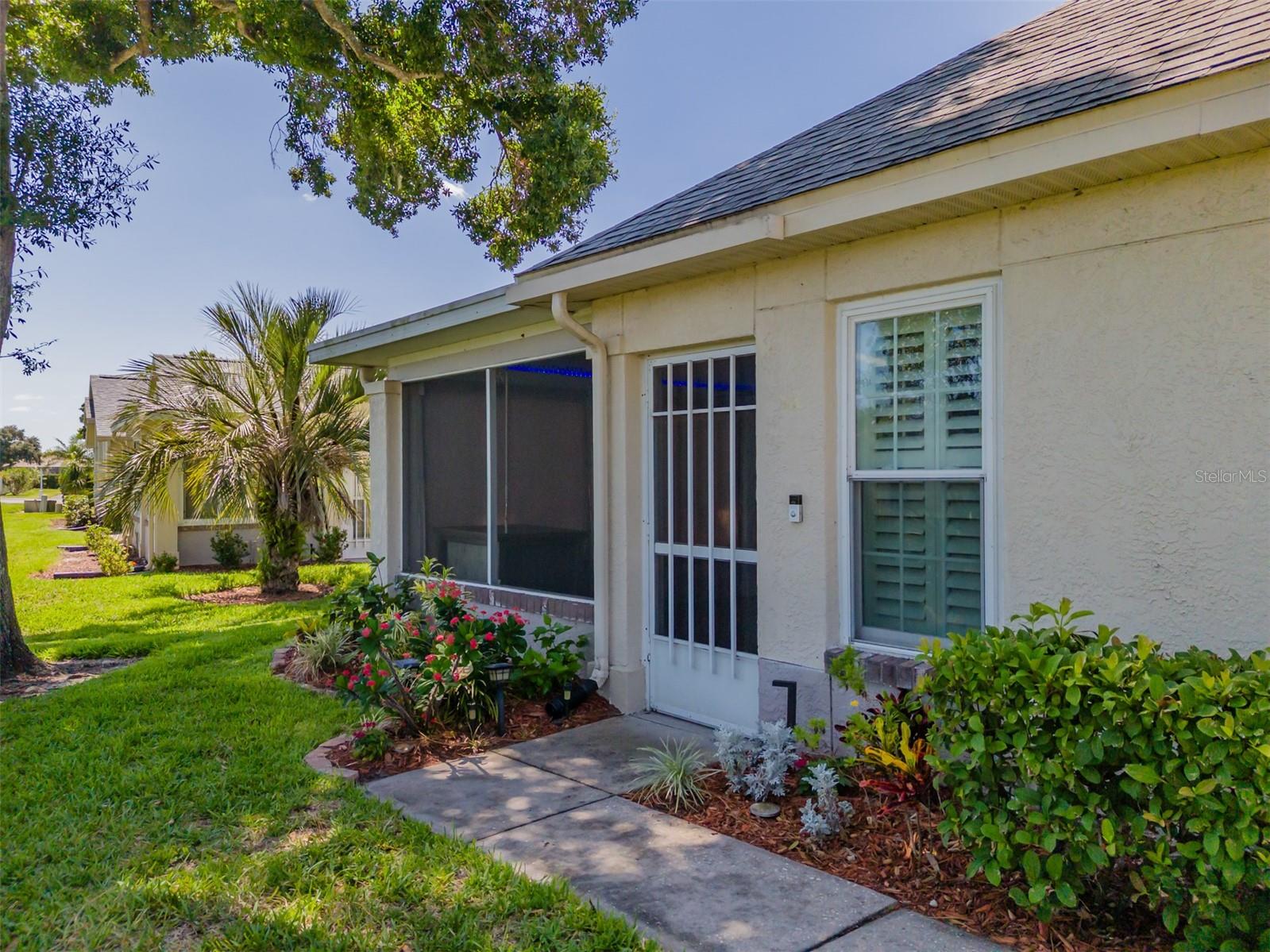 911 Golfview Woods, Sun City Center, FL 33573