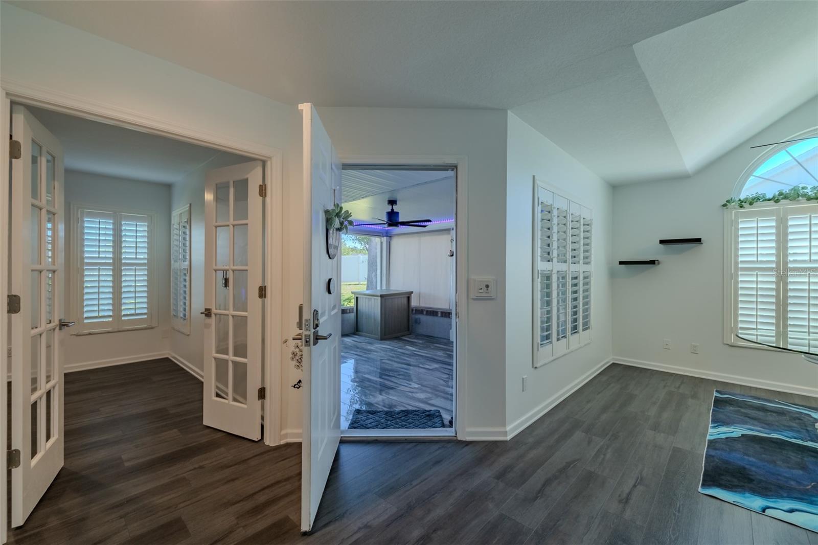911 Golfview Woods, Sun City Center, FL 33573