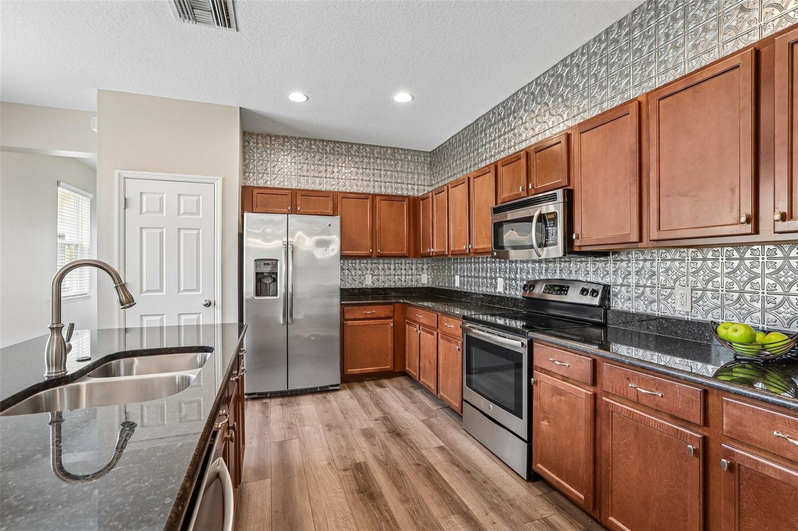 5233 Suncatcher, Wesley Chapel, FL 33545