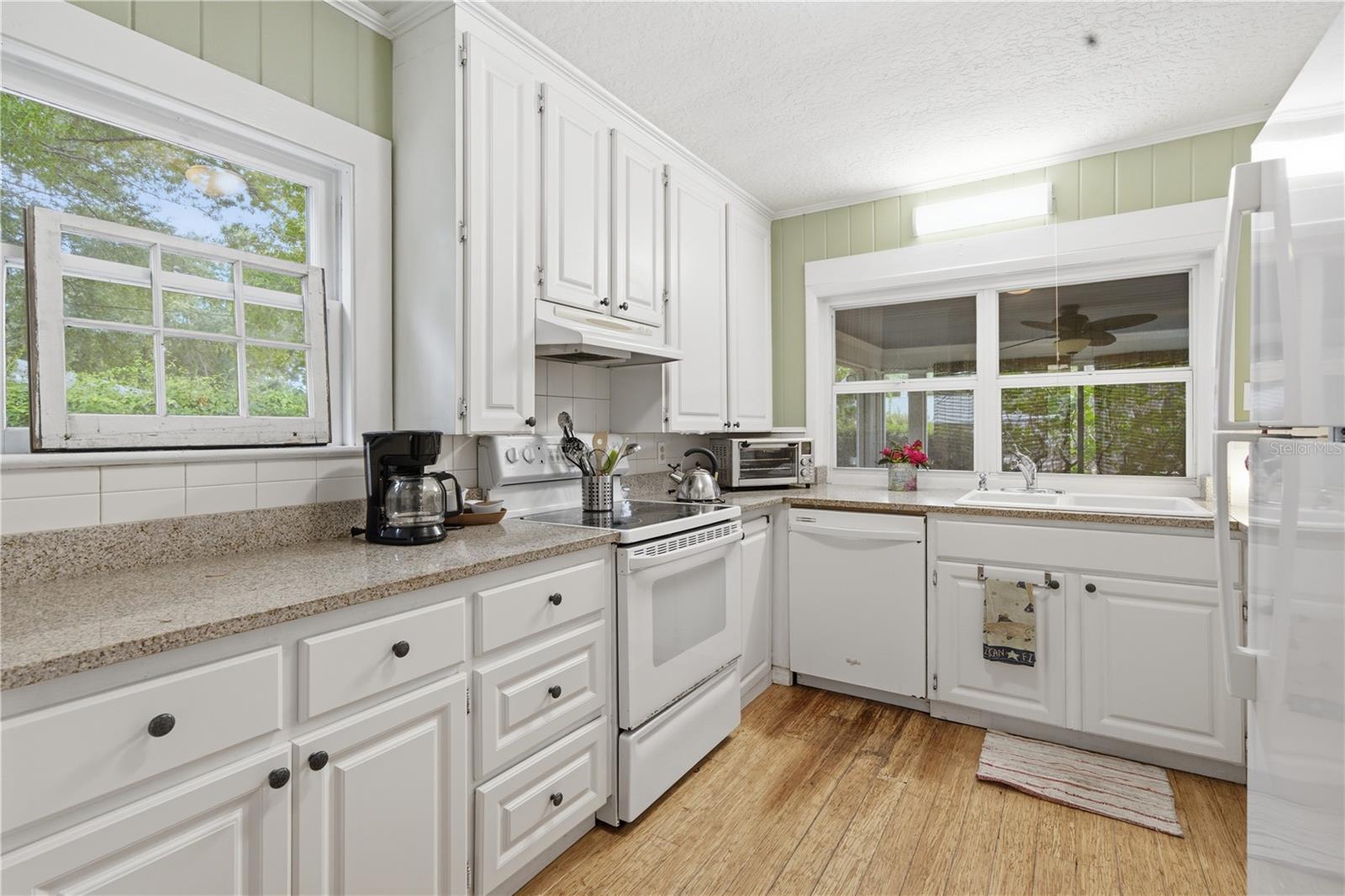 411 48th, Bradenton, FL 34209