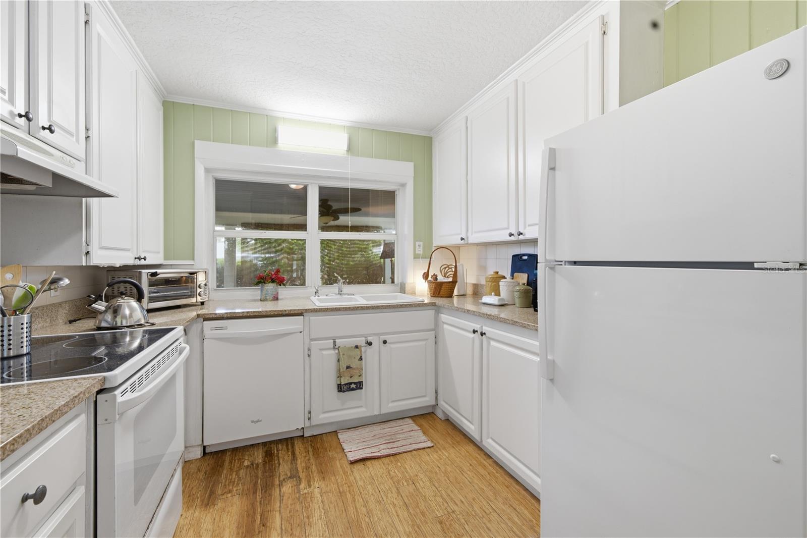 411 48th, Bradenton, FL 34209