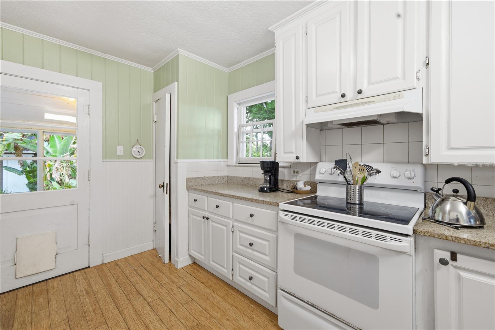 411 48th, Bradenton, FL 34209
