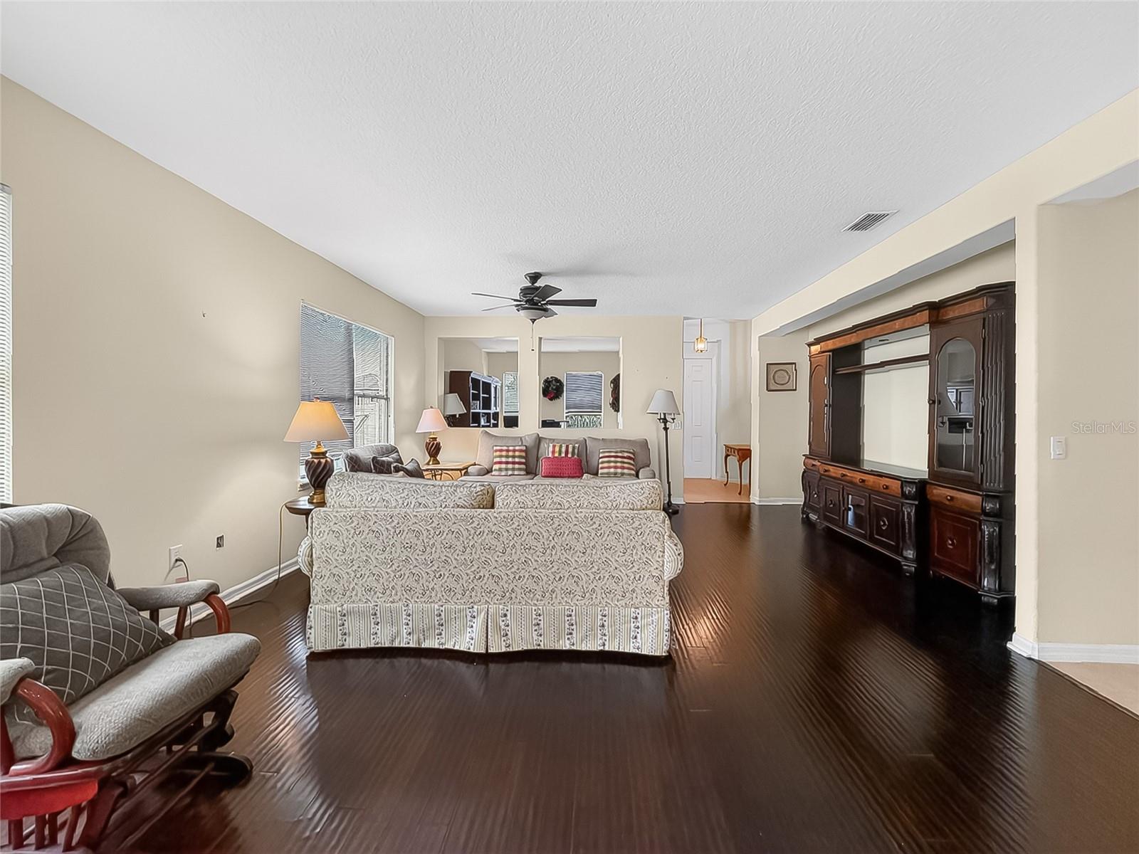 25143 Chipshot, Sorrento, FL 32776