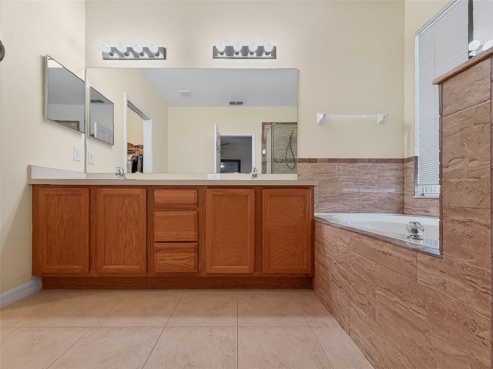 25143 Chipshot, Sorrento, FL 32776