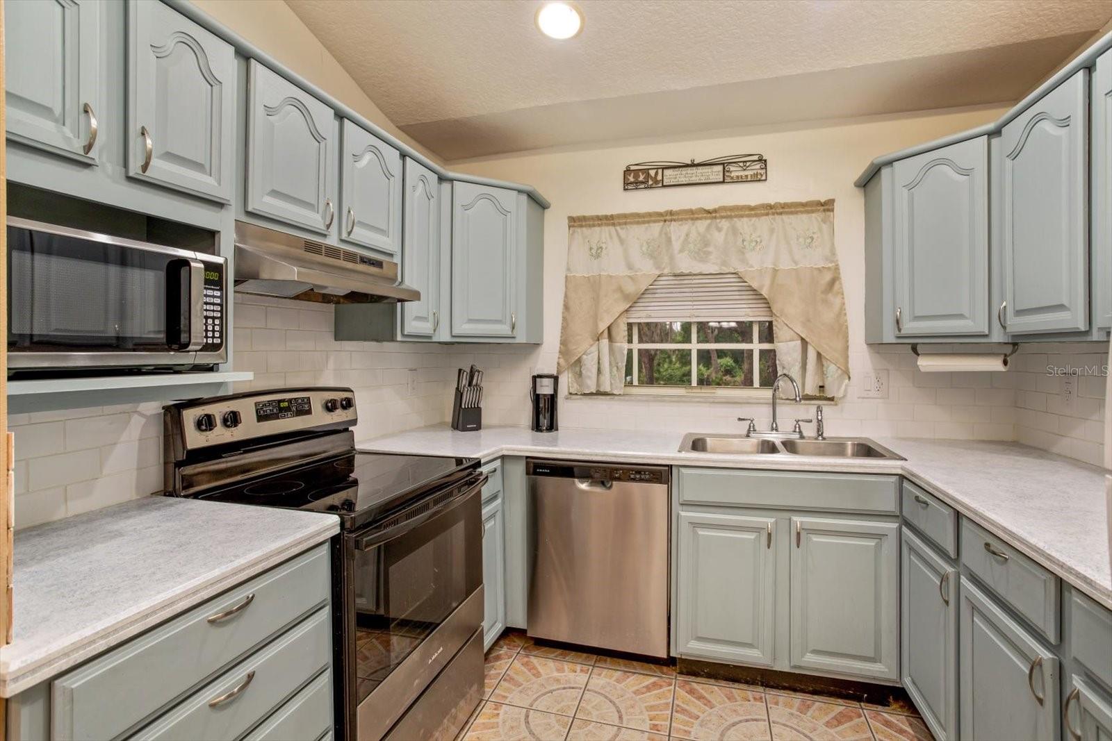 17249 Holly, Umatilla, FL 32784