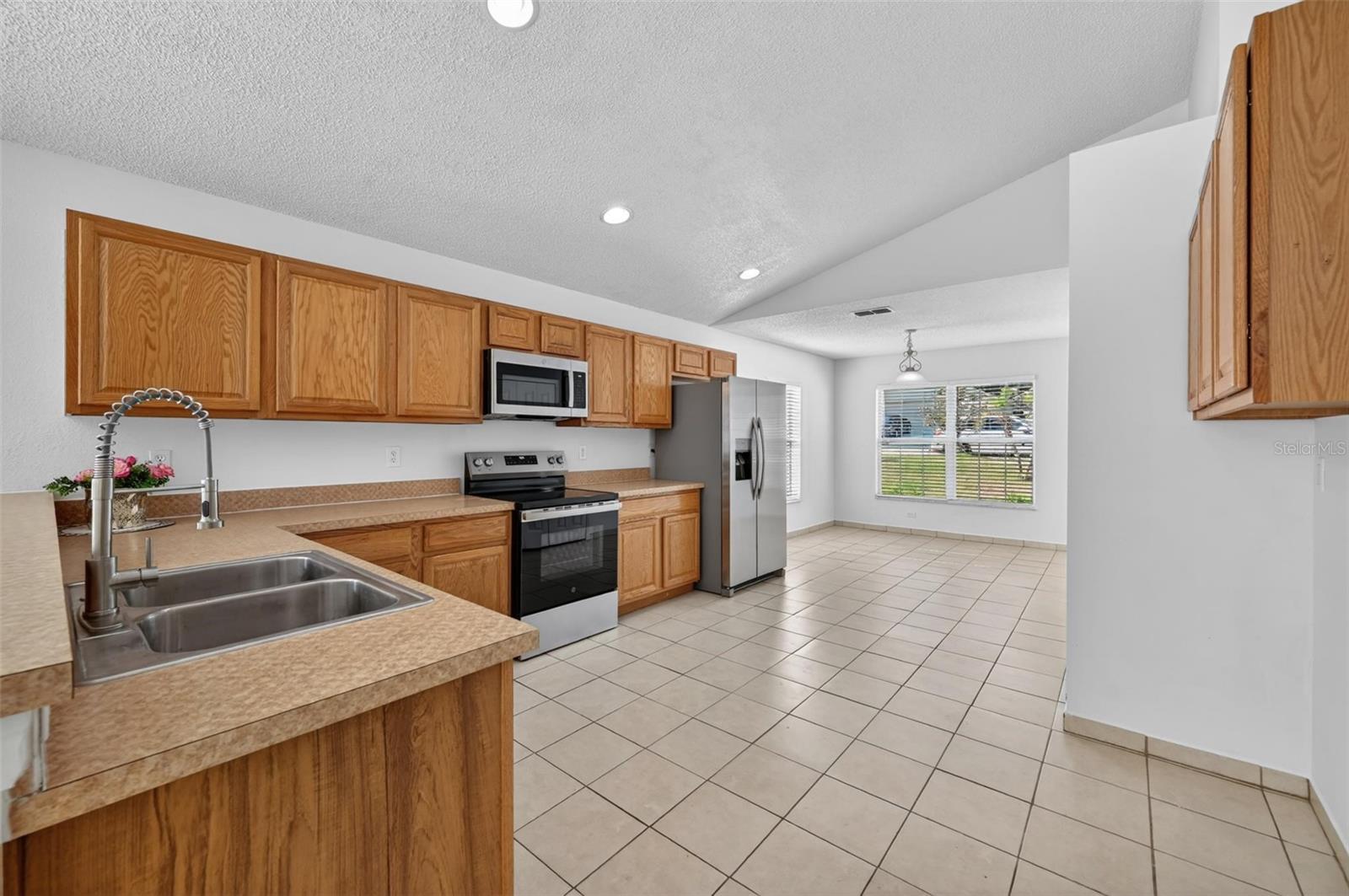 2041 Newtown, Groveland, FL 34736