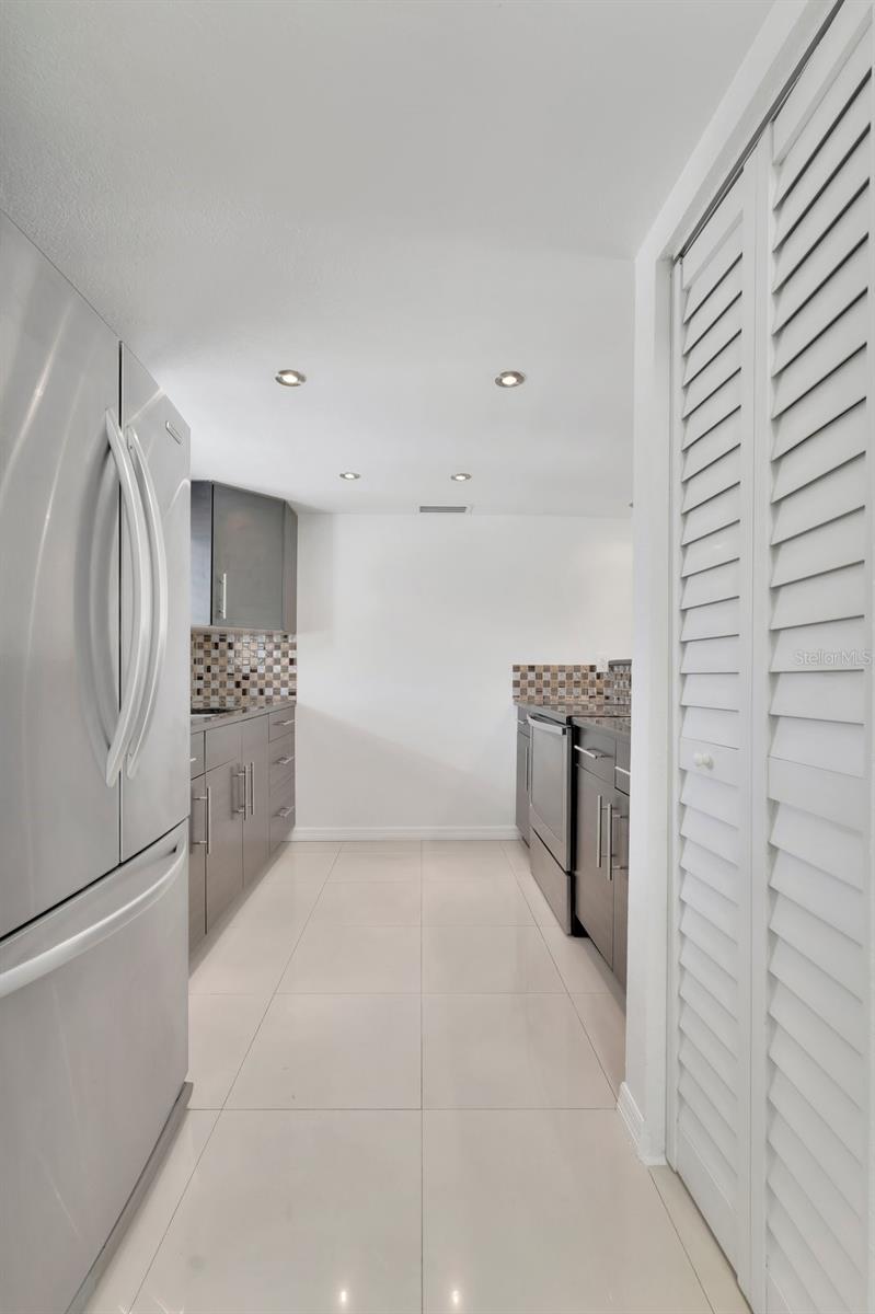 592 100th Unit 201, St Petersburg, FL 33702