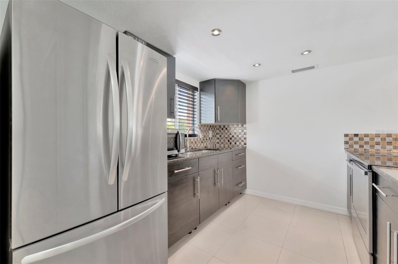 592 100th Unit 201, St Petersburg, FL 33702