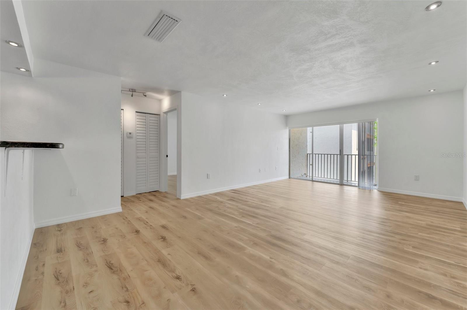 592 100th Unit 201, St Petersburg, FL 33702