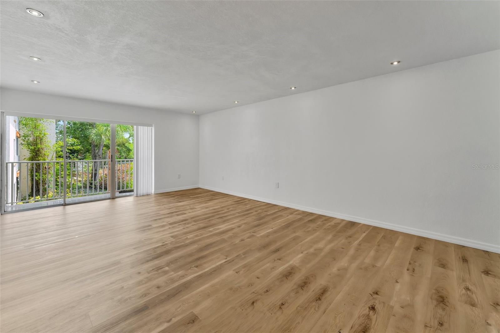 592 100th Unit 201, St Petersburg, FL 33702