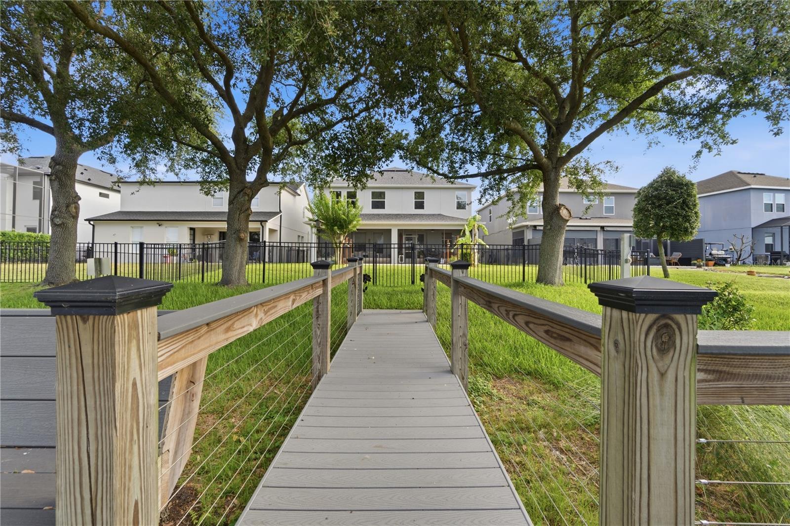 718 Barefoot Bay, Groveland, FL 34736