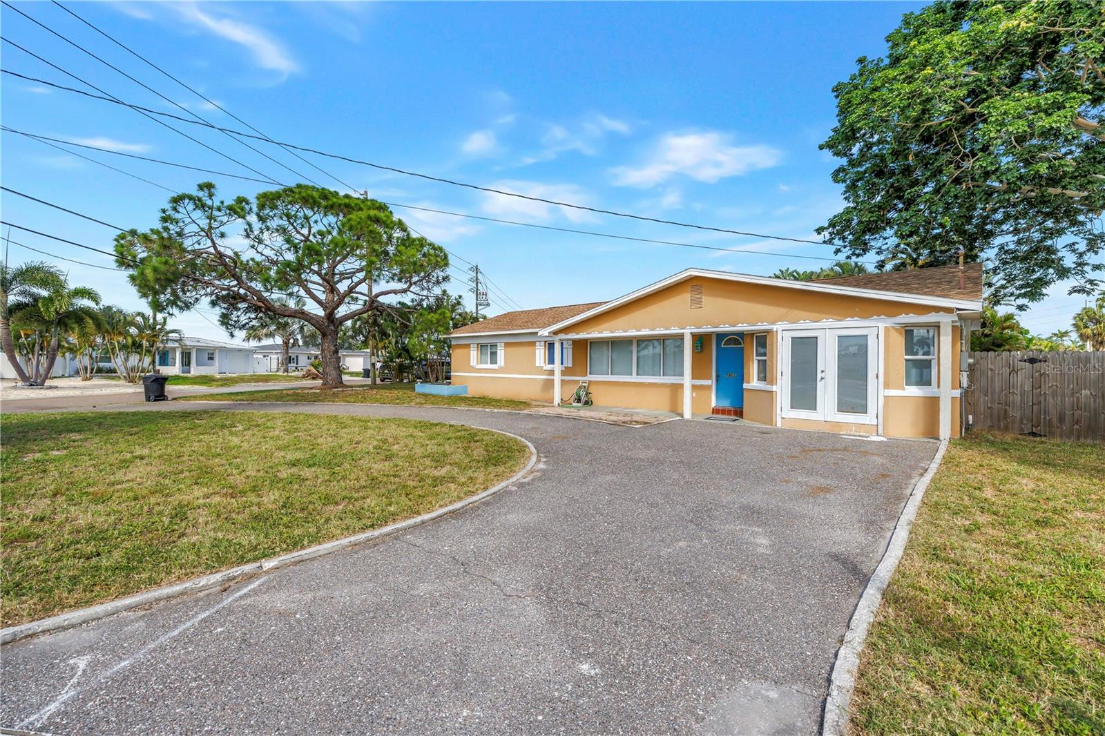 7901 Causeway, St Petersburg, FL 33707