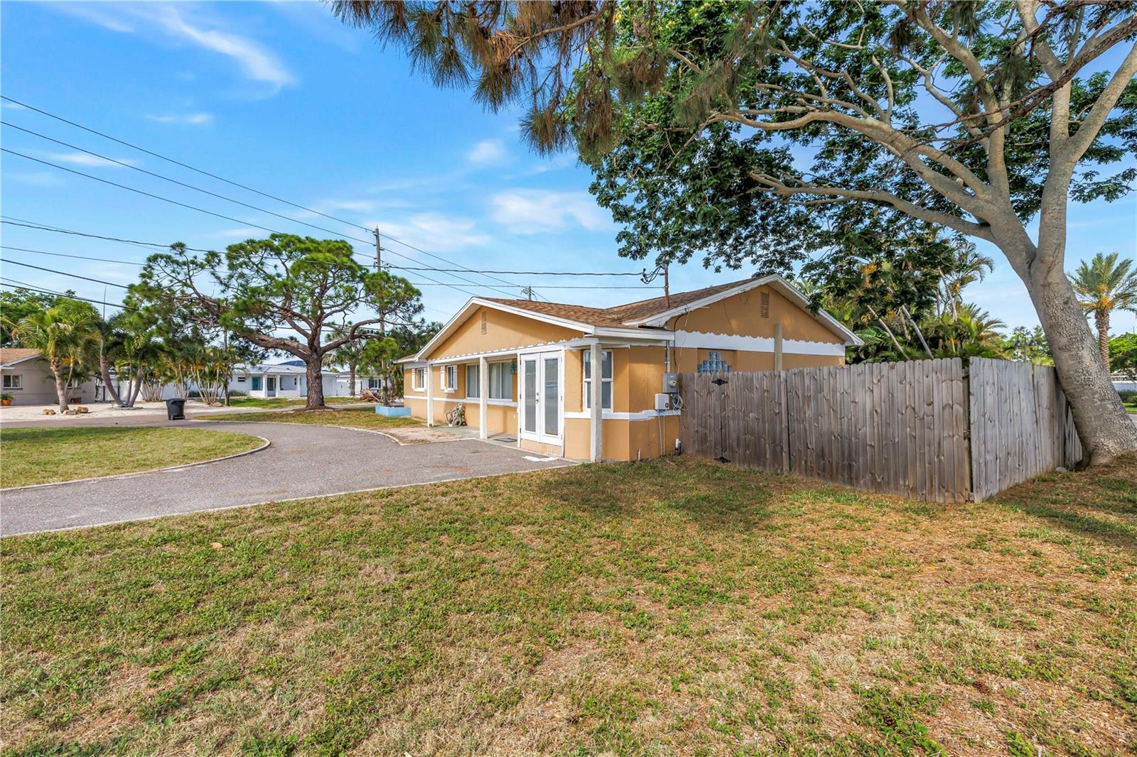 7901 Causeway, St Petersburg, FL 33707