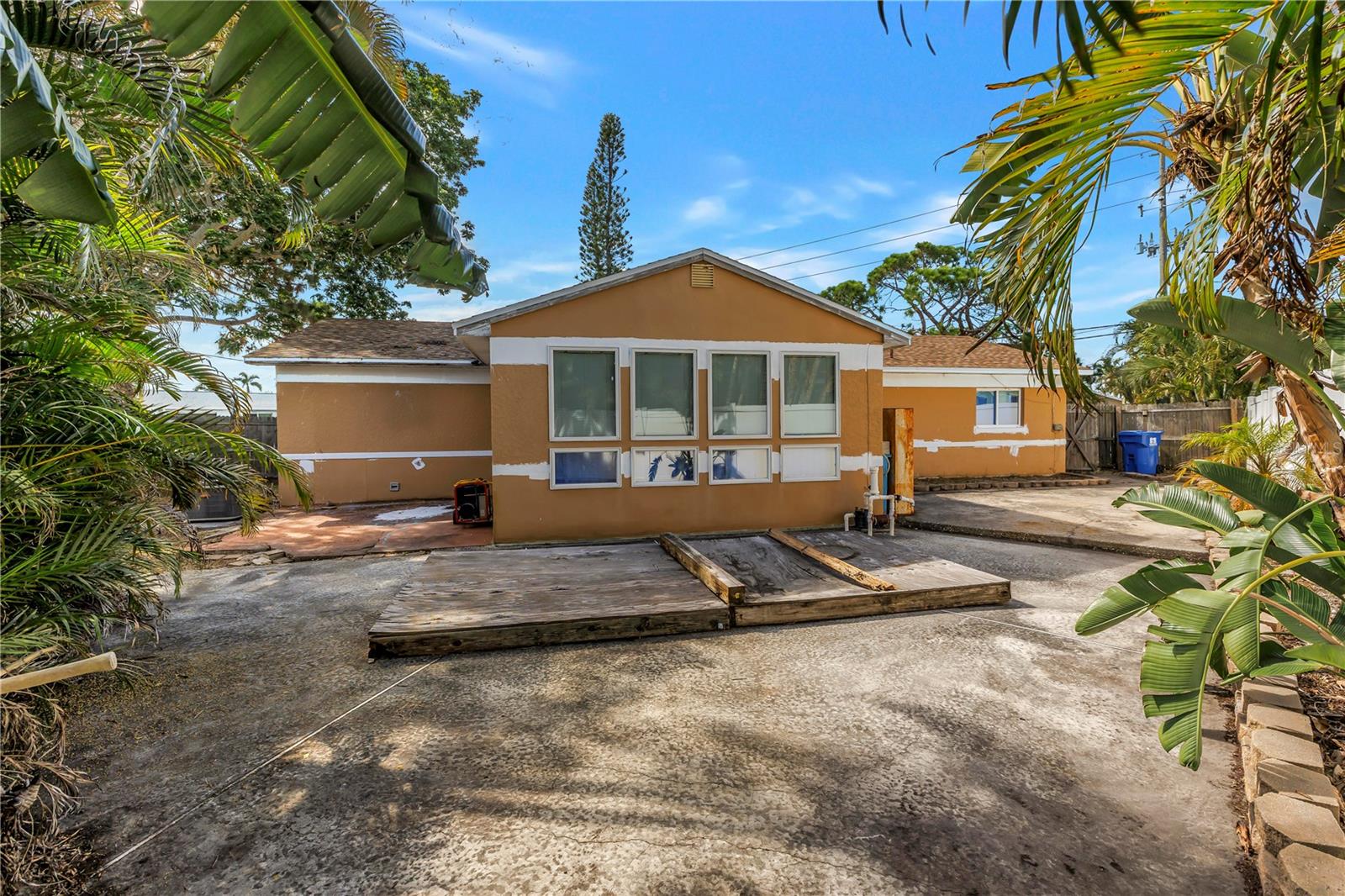 7901 Causeway, St Petersburg, FL 33707