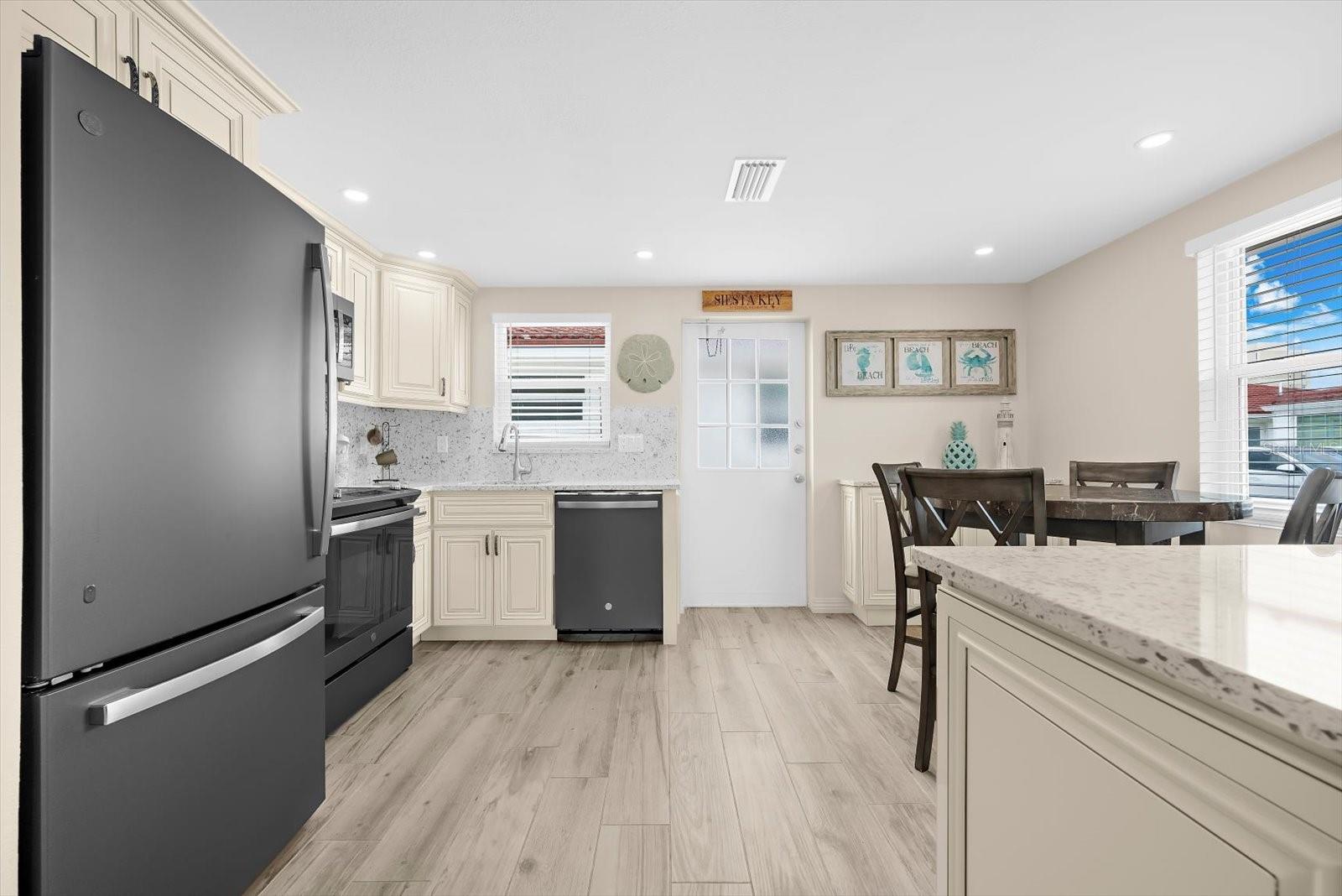 6154 Midnight Pass Unit B1, Sarasota, FL 34242