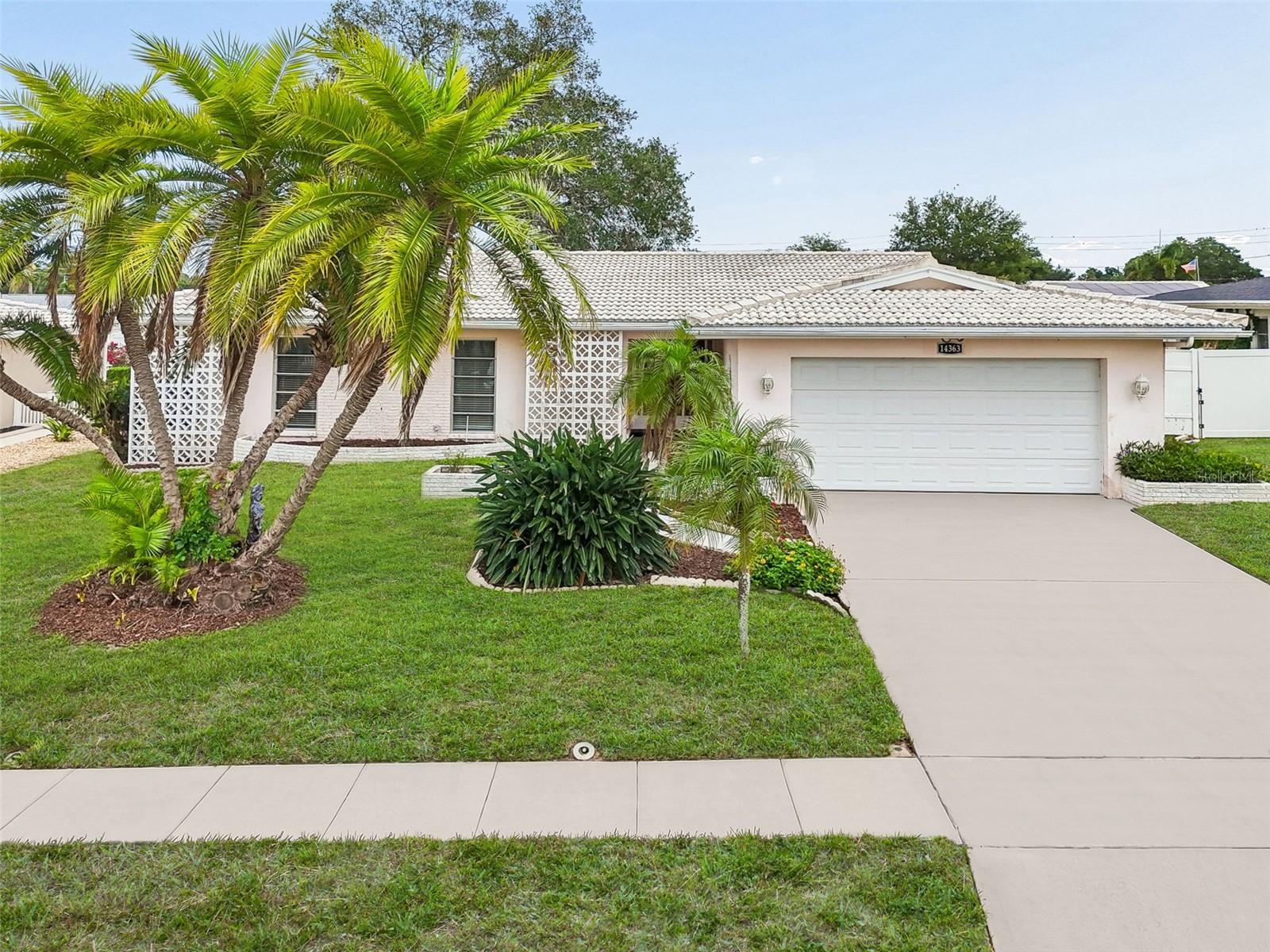 14363 Neptune, Seminole, FL 33776