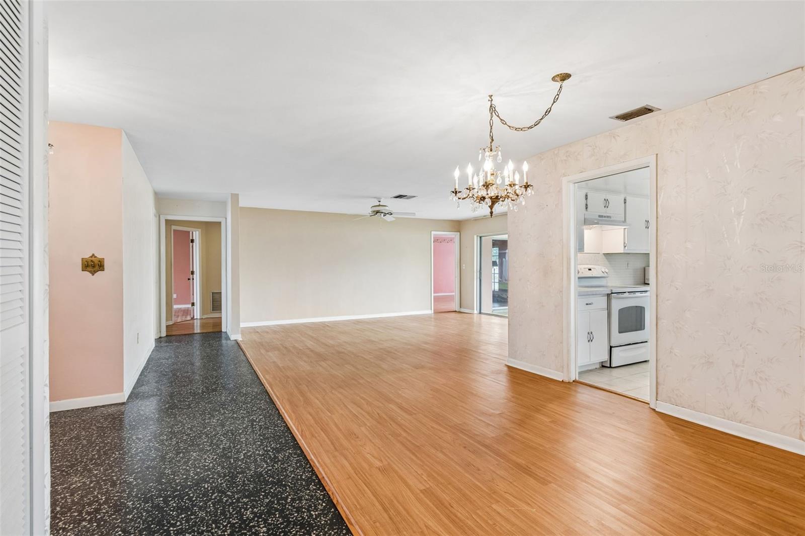 14363 Neptune, Seminole, FL 33776