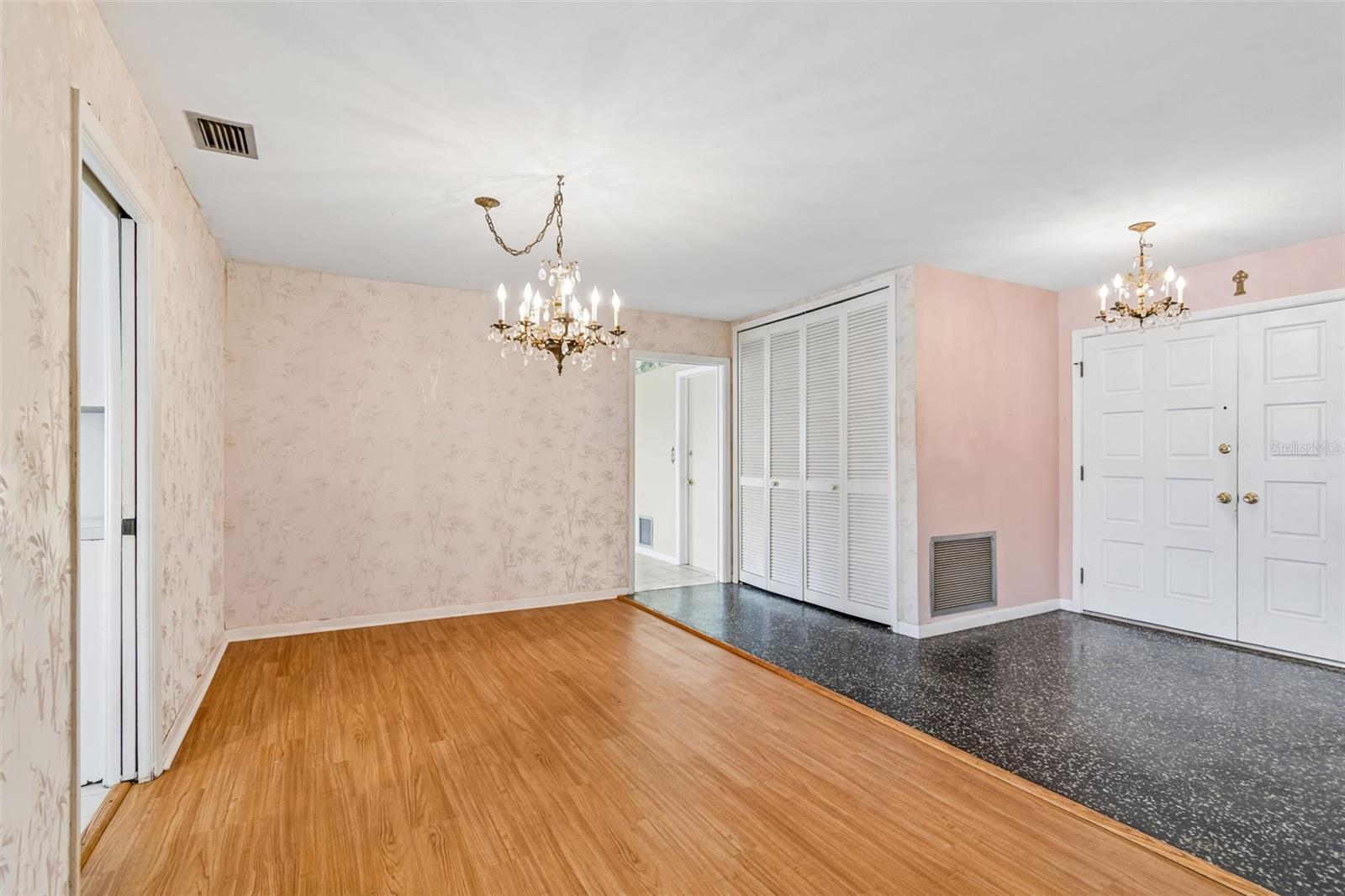 14363 Neptune, Seminole, FL 33776