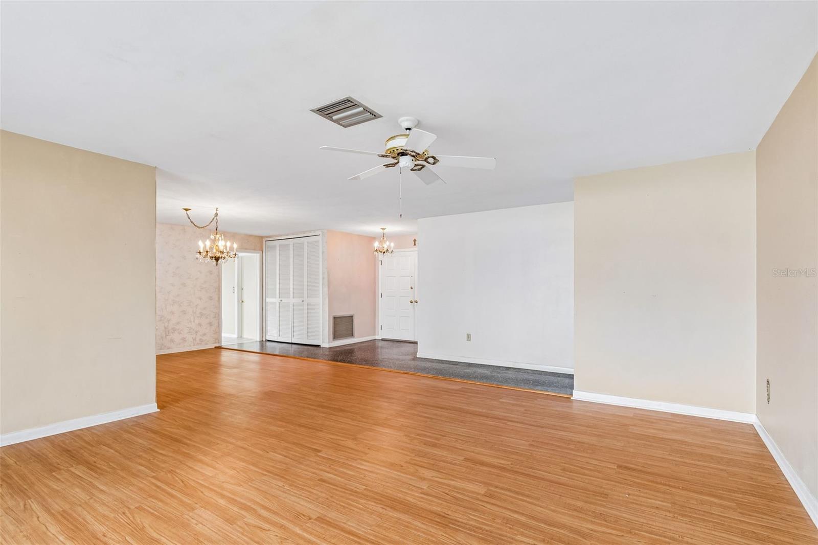14363 Neptune, Seminole, FL 33776