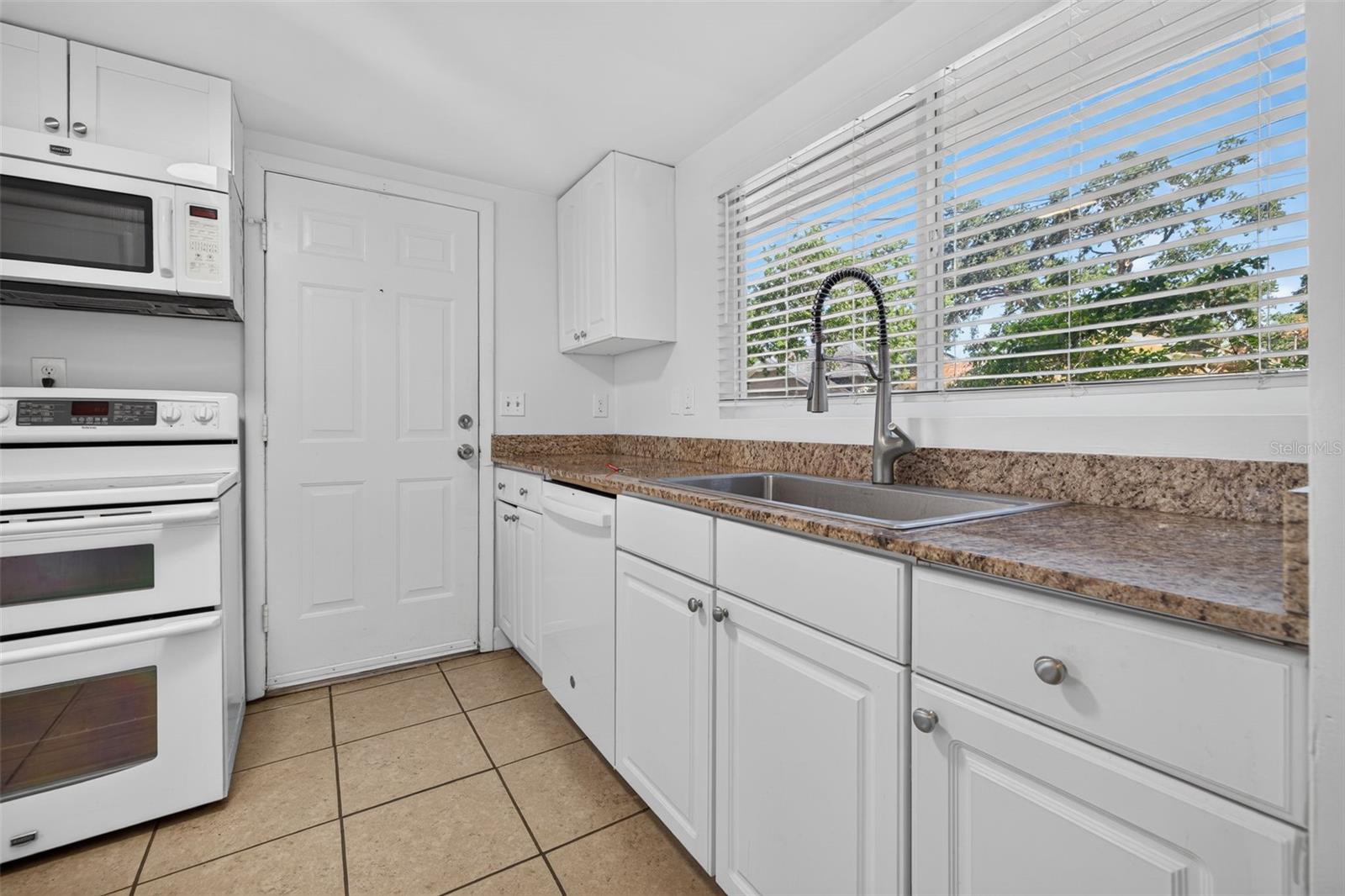 1162 Highland, St Petersburg, FL 33701