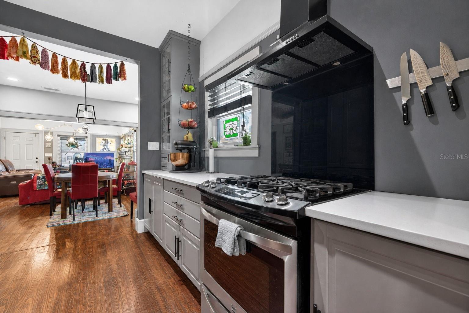 2128 5th, St Petersburg, FL 33713